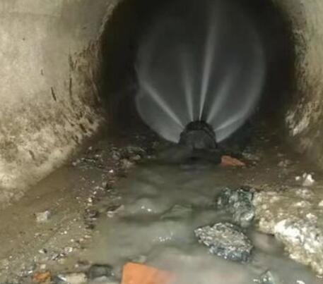 于都市政管道清淤