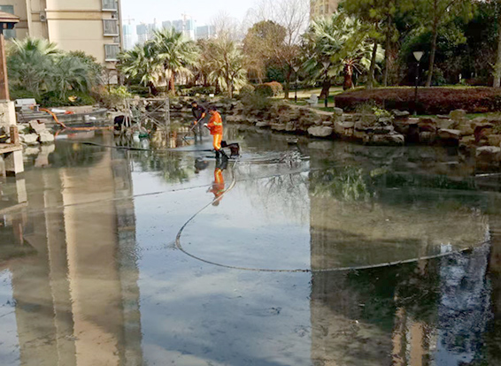 于都景观池淤泥清理